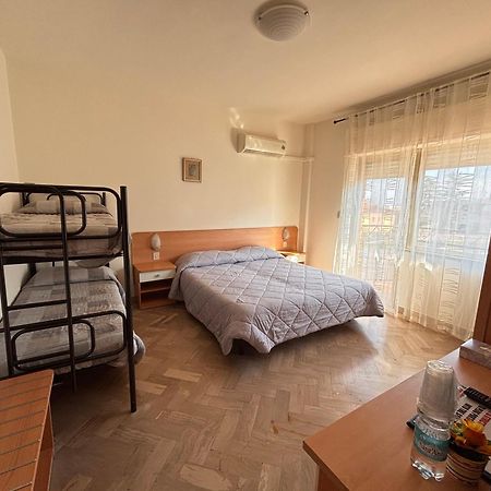 Hotel Crocenzi San Marino Luaran gambar