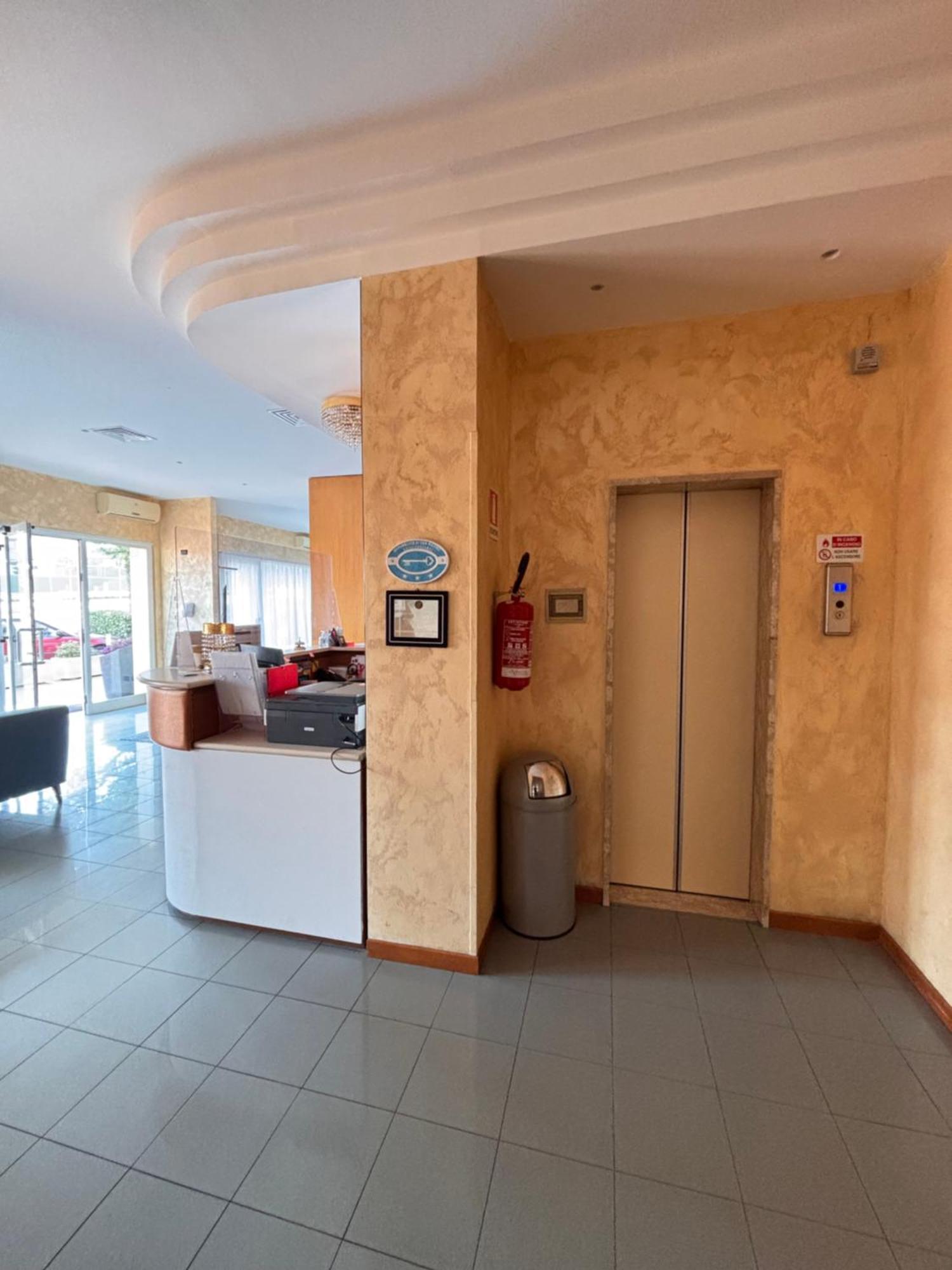 Hotel Crocenzi San Marino Luaran gambar