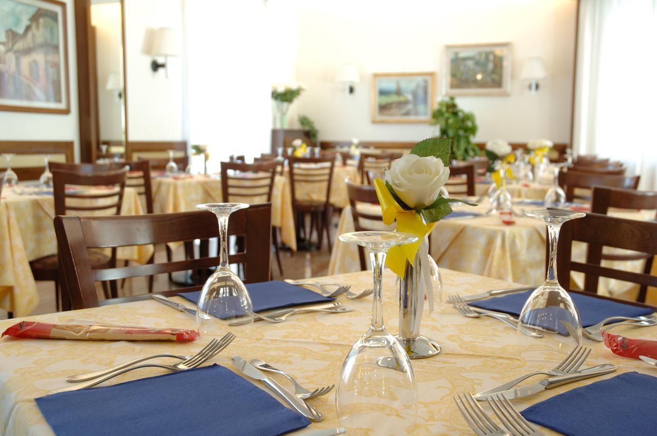 Hotel Crocenzi San Marino Luaran gambar